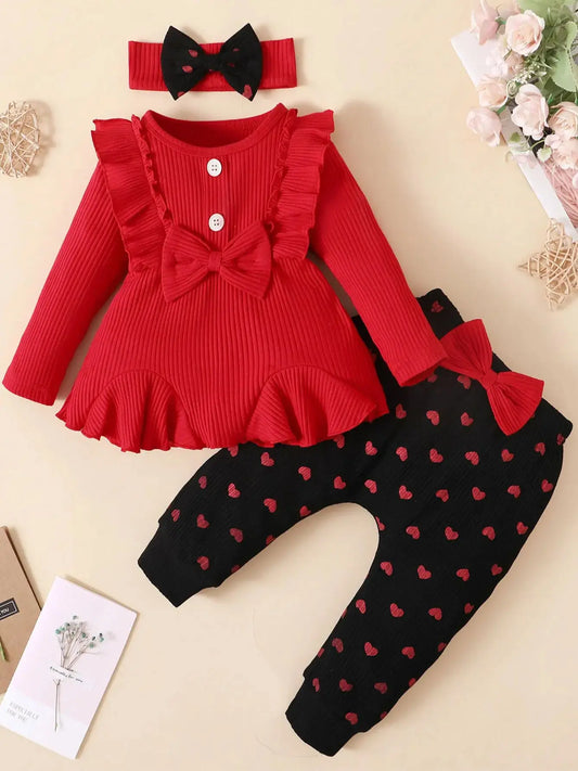 0-2 Year Old Newborn Baby Gilr Spring and Autumn Round Neck Long sleeved Princess Style Love Printed Pants Fashion Set